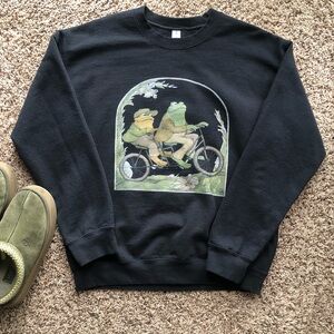 Gildan Frog and Toad Riding Bicycle Graphic Sweatshirt, Size M